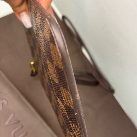 Louis Vuitton Authentic Damier Ebene Neverfull MM Pochette - Picture 7 of 13